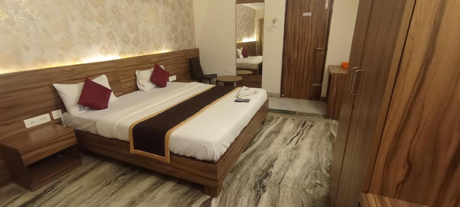 Hotel Raj Meridian, Tambaram Madras Buitenkant foto